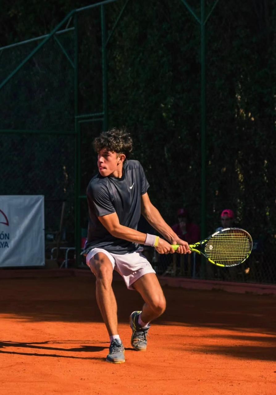 CAYO NARVAEZ AVANZA IMPARABLE EN EL PASCUAS BOWL